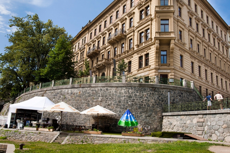 Bella Vida café restaurant